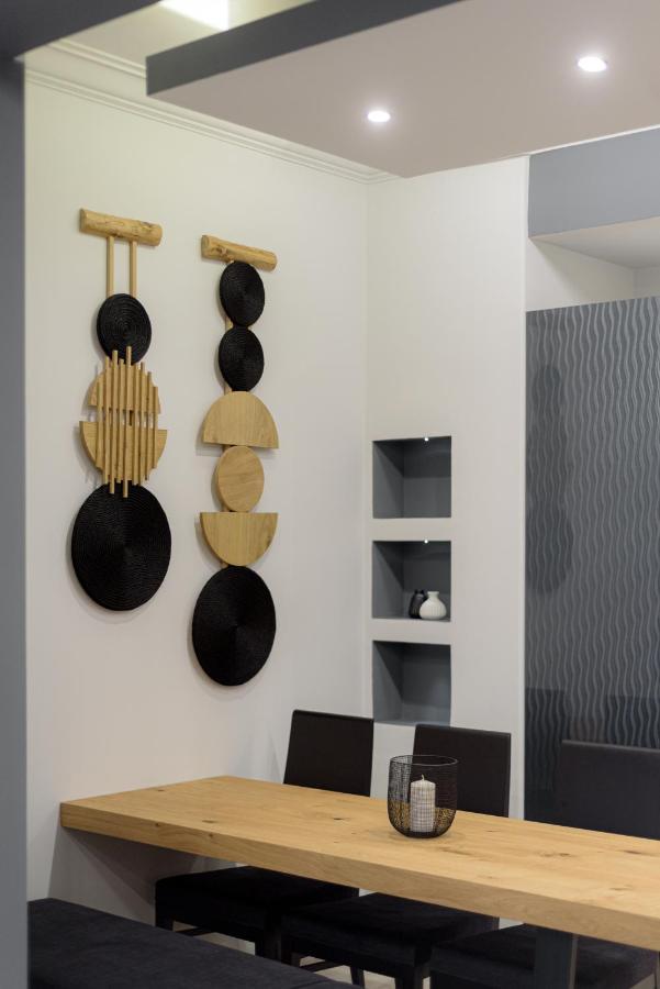 Acropolis Deluxe Apartment เอเธนส์ ภายนอก รูปภาพ